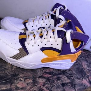 Nike hurache lakers size 10.5   No BOX !!